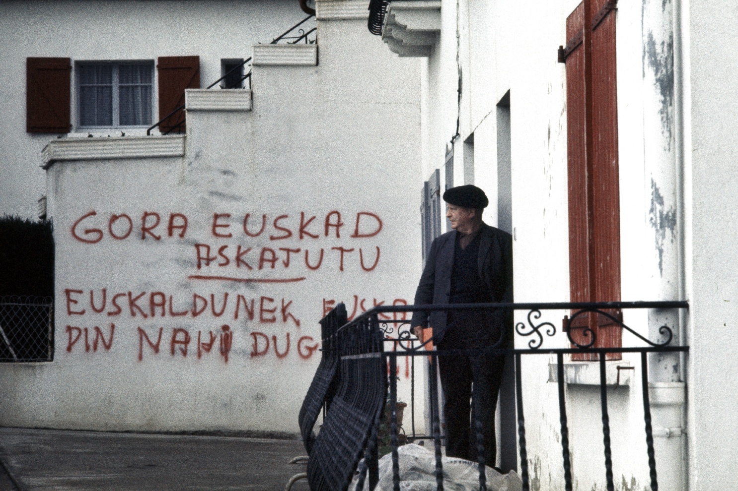 France, 1974. Written on a wall in Itxassou (Pays Basque, North Euskadi). The Basque writing "gora Euskad askatutu" means "freedom for the Basques"