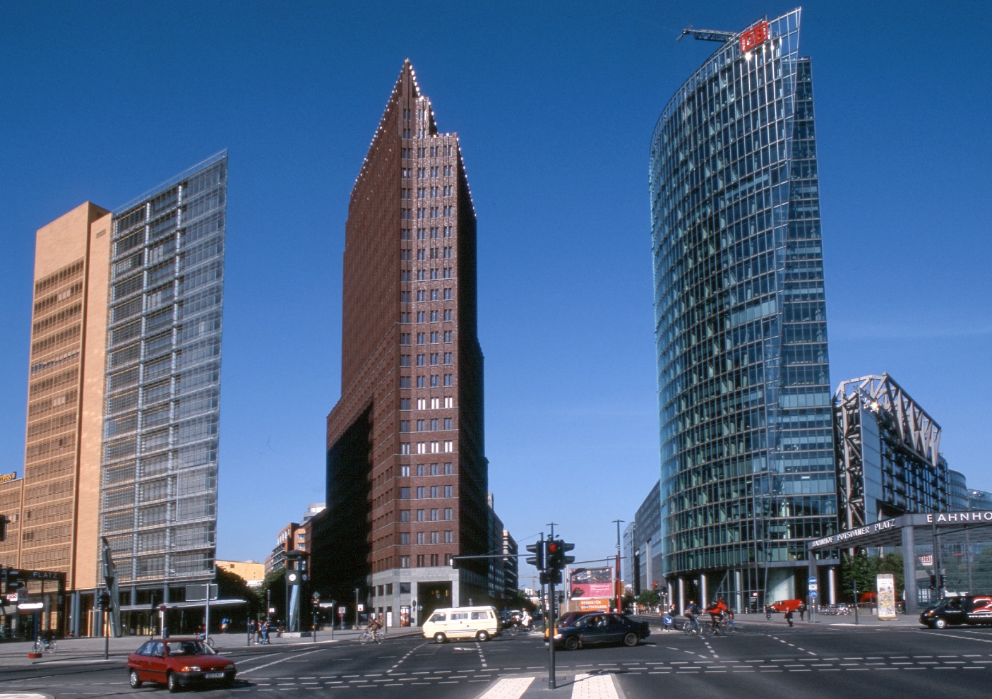 Berlin, Potsdamer Platz, skyscrapers by Renzo Piano (left) , H. Kollhoff and Helmut Jahn.